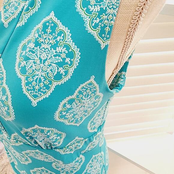 CHARTER CLUB BLUE/WHITE GEOMETRIC V NECK DRESS SIZE SMALL - Picture 3 of 6